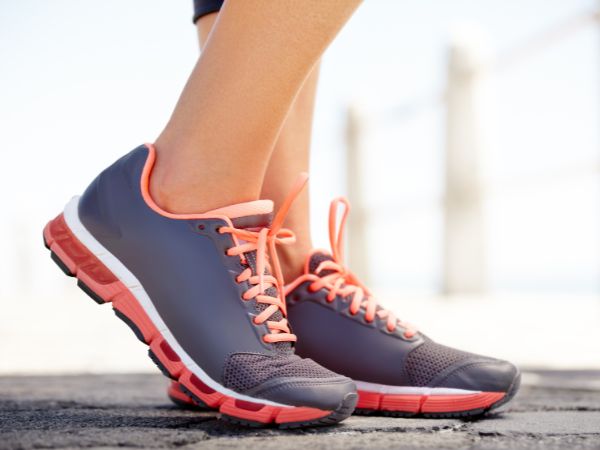 Dlaczego musisz zaopatrzyć się w parę damskich butów do biegania?